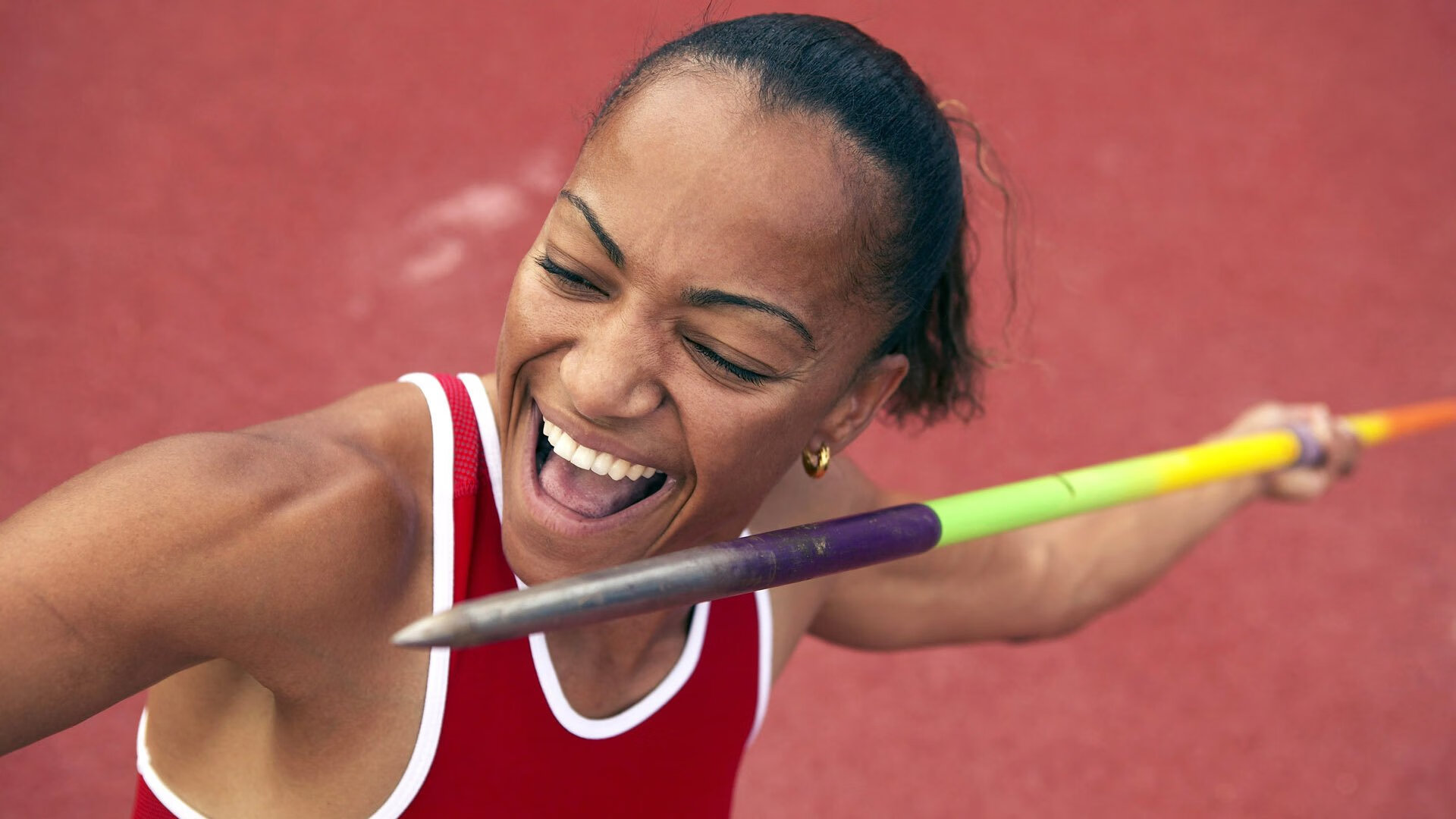 凯莉·麦基翁决赛冲线瞬间震撼全场,凯莉.麦基翁